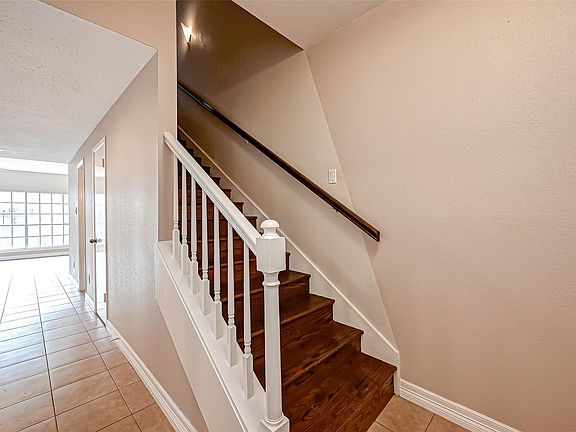 2nd image of 2232 S Piney Point Rd APT 103