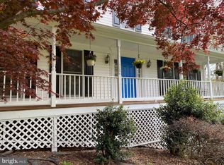 5879 Hunton Wood Dr, Broad Run, VA 20137