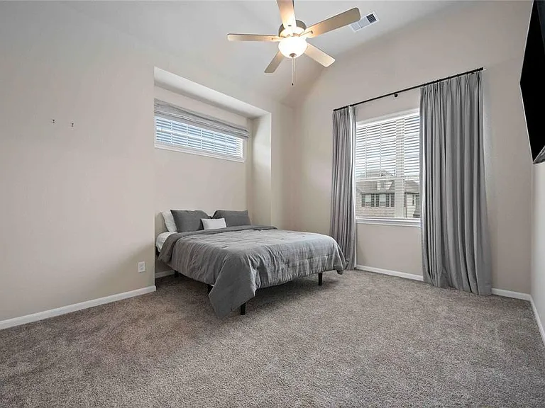 2539 Terrace Point Dr — Photo 15