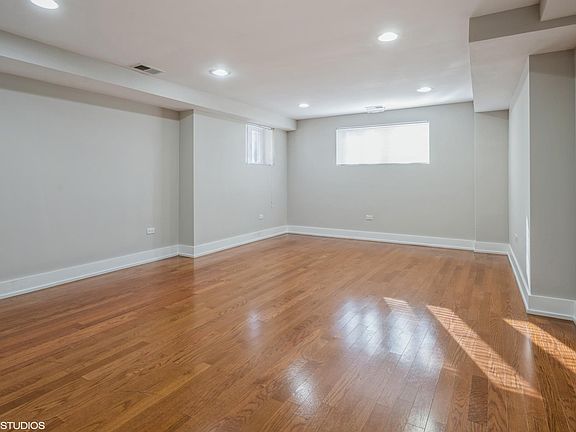 3rd image of 2538 W Winnemac Ave #G