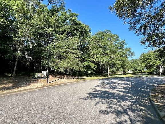 4th image of 212 Thornberry Pl