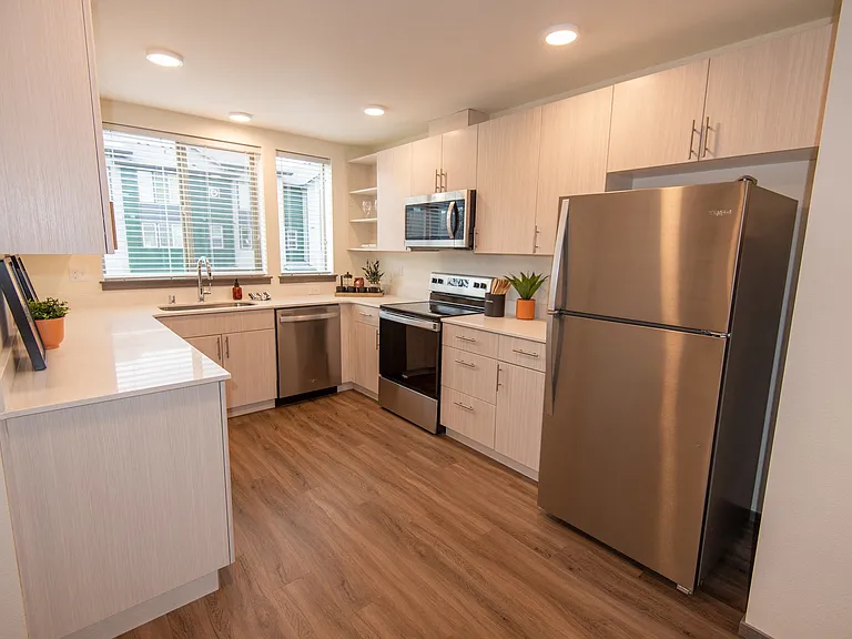 Sawyer Trail Apartments & Townhomes — Photo 23