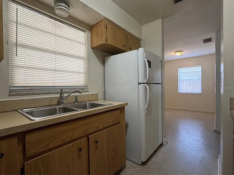 1421 Noble Pl — Photo 7