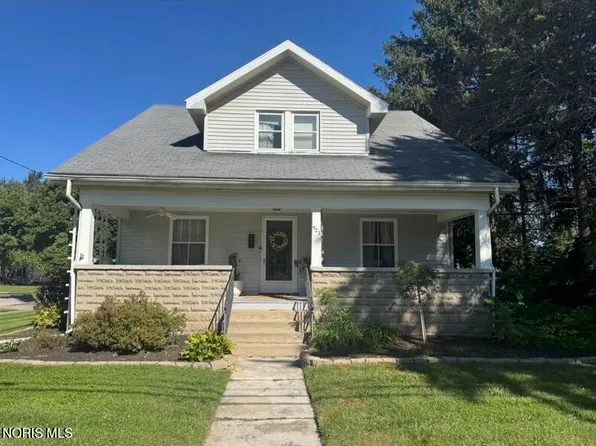 922 Farnsworth Rd, Waterville, OH 43566