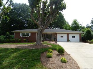 304 Oakhurst Rd, Statesville, NC 28677