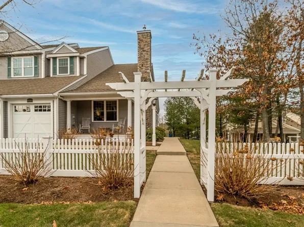 10 Heron Cir #B, Gloucester, MA 01930