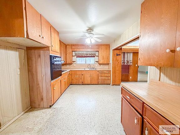 3rd image of 713 Virginia Ave