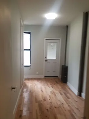 Rented by Prime Space Realty Corp | media 2