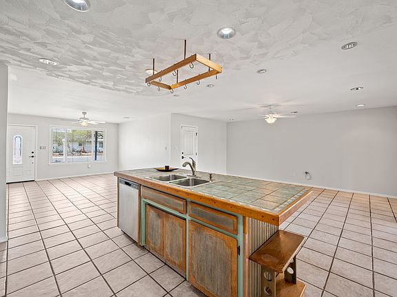 3rd image of 1216 E Verlea Dr