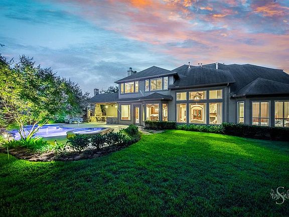 3rd image of 4902 Hollowvine Ln