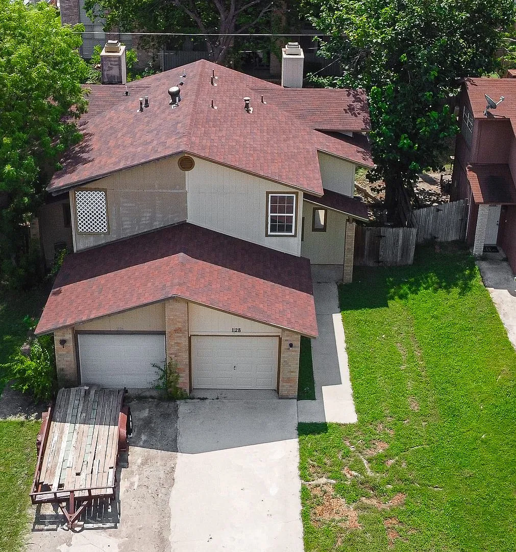 1128 Royal Crest Drive — Photo 2