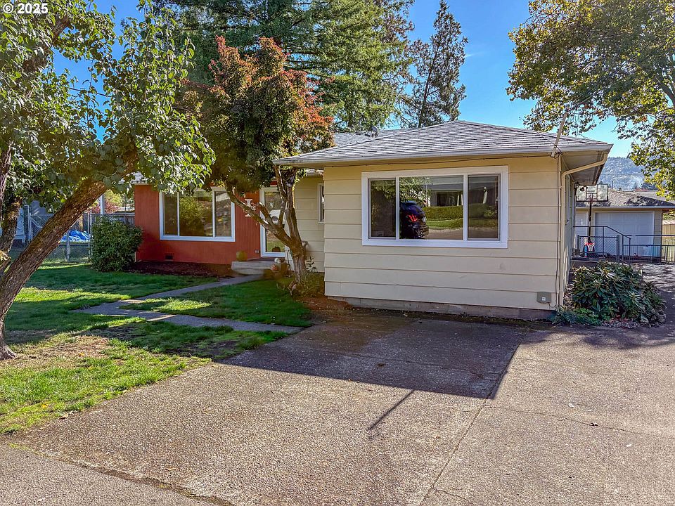 1st image of 1575 NW Beaumont Ave