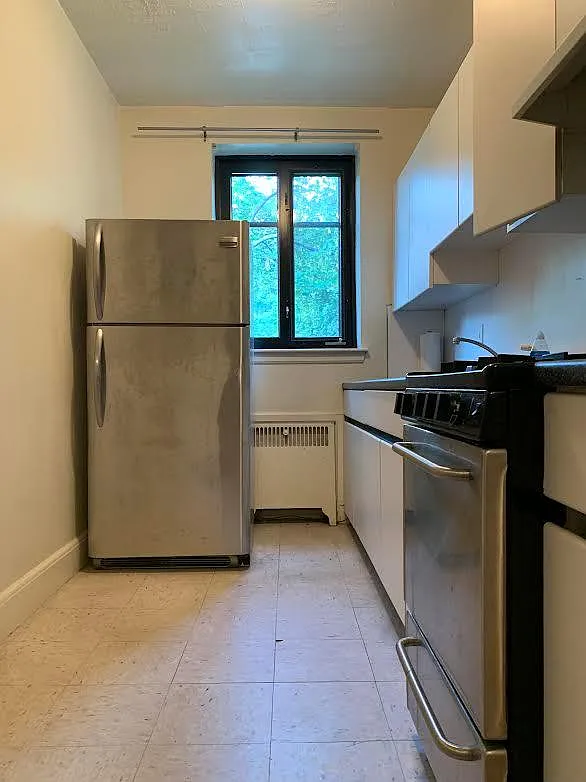 Studio, 484 sqft, $1,925 — Photo 4