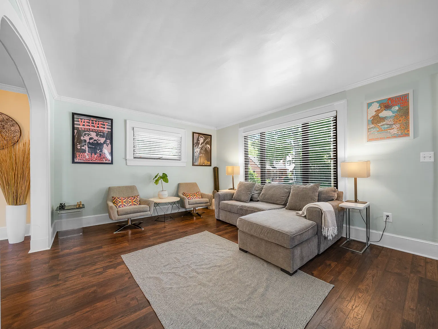 3 bed, 2.5 bath, 2117 sqft, $3,300 — Photo 4