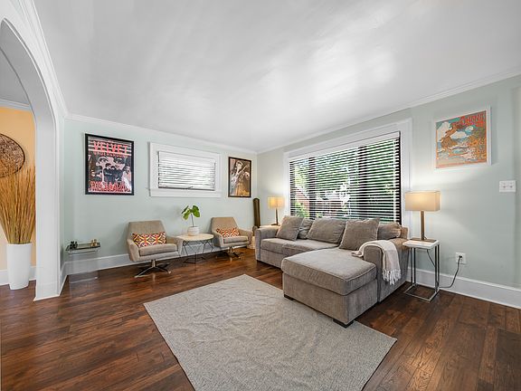 4th image of 1014 N Alexander Ave