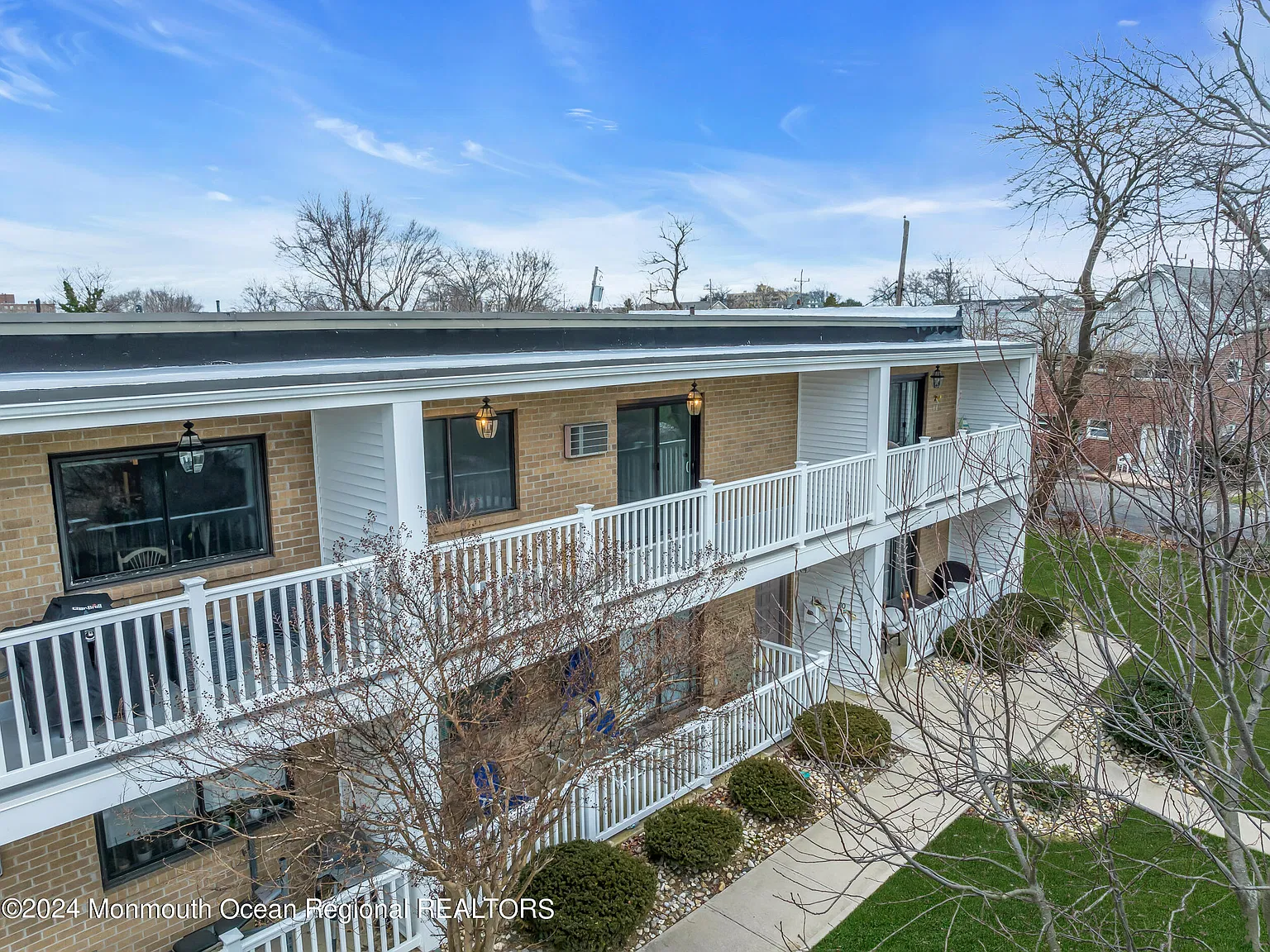 119 Avery Ave — Photo 2