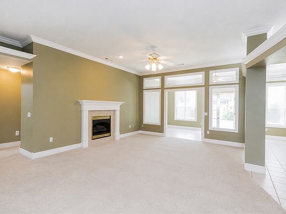 5th image of 4033 Savannah Ln