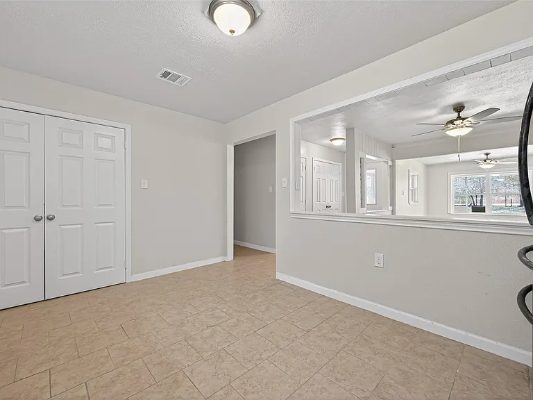 140 Marie St — Photo 23