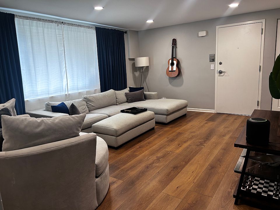 1st image of 3747 N Harlem Ave #B