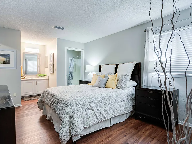 Coral Club Apartment Homes — Photo 14