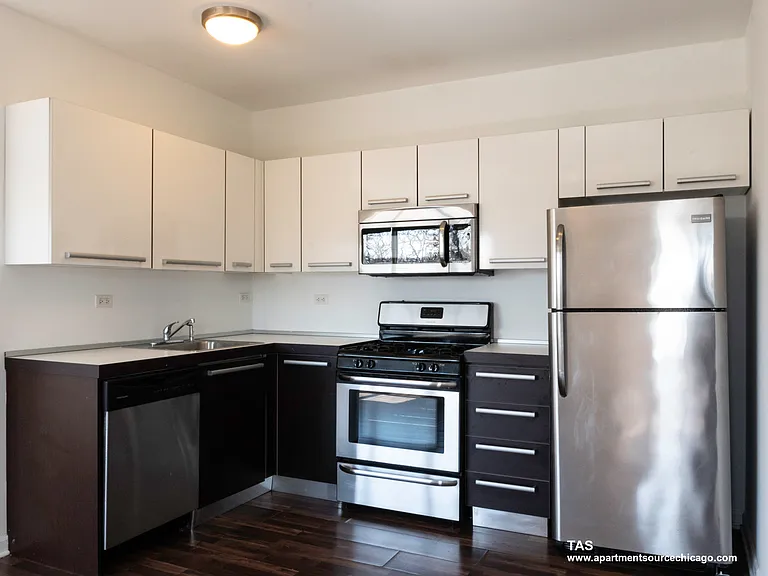 6101 N Clark St #4D — Photo 2