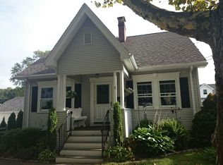 17 Newfield St, West Roxbury, MA 02132