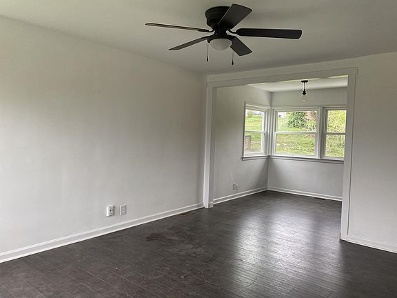 3rd image of 103 Ashbrook Ct
