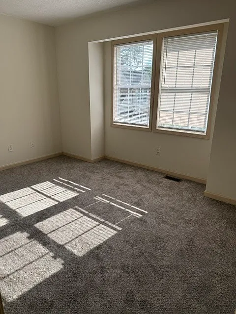 173 Victoria Court - A — Photo 4