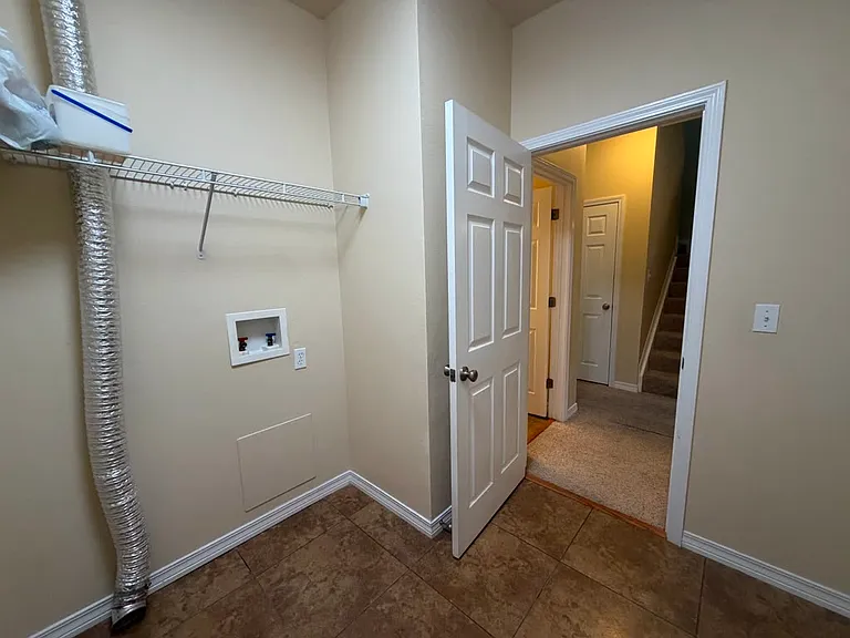 1529 Bentley Cir — Photo 24