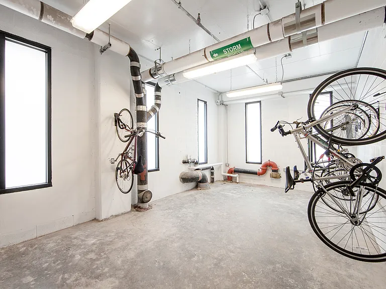 1127 Willoughby Ave #7D — Photo 10