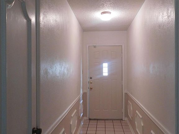 4th image of 2602 Amber Ct