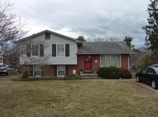 624 Pyrtle Dr, Salem, VA 24153
