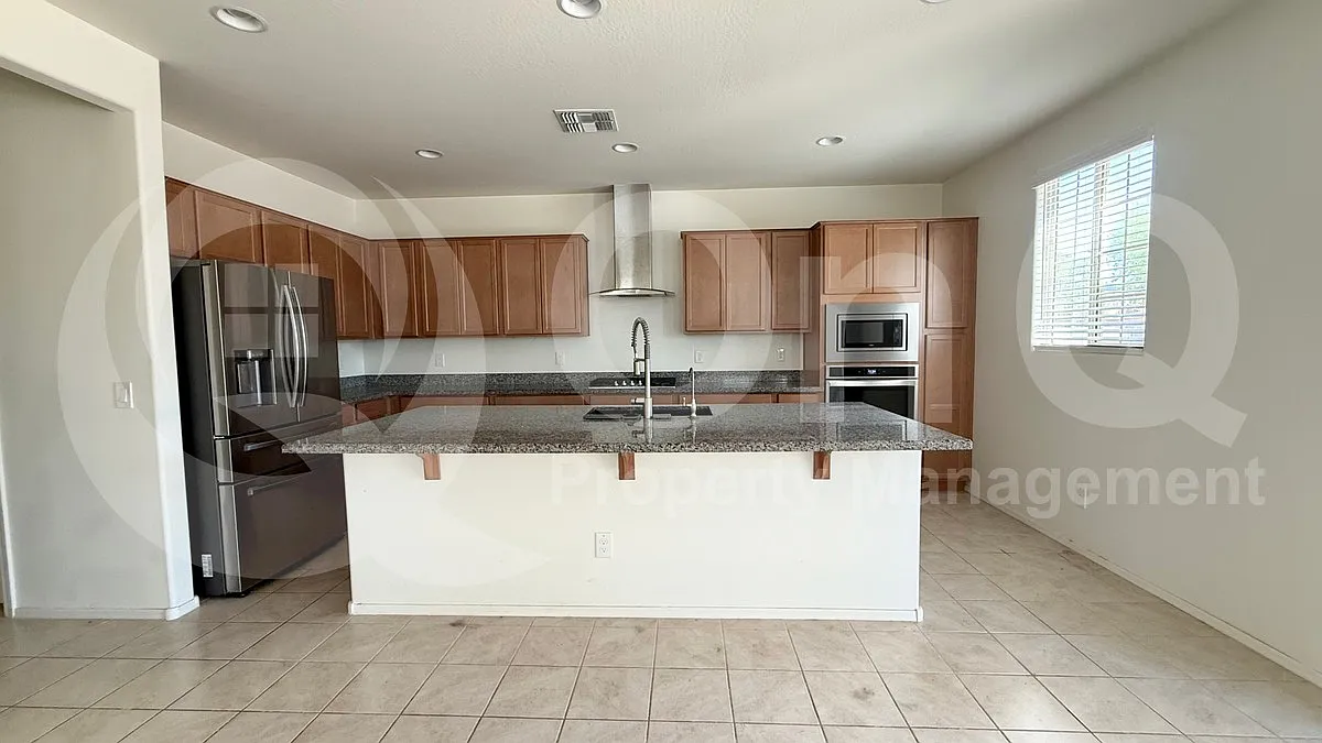 Studio, 4.0 bath, 2939 sqft, $3,250 — Photo 2