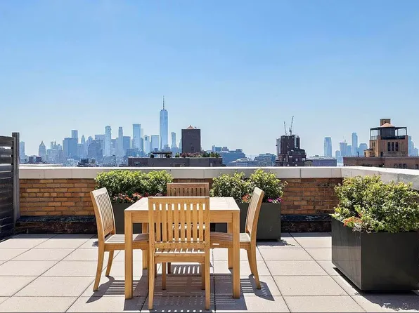 161 West 16th Street image 10 of 11