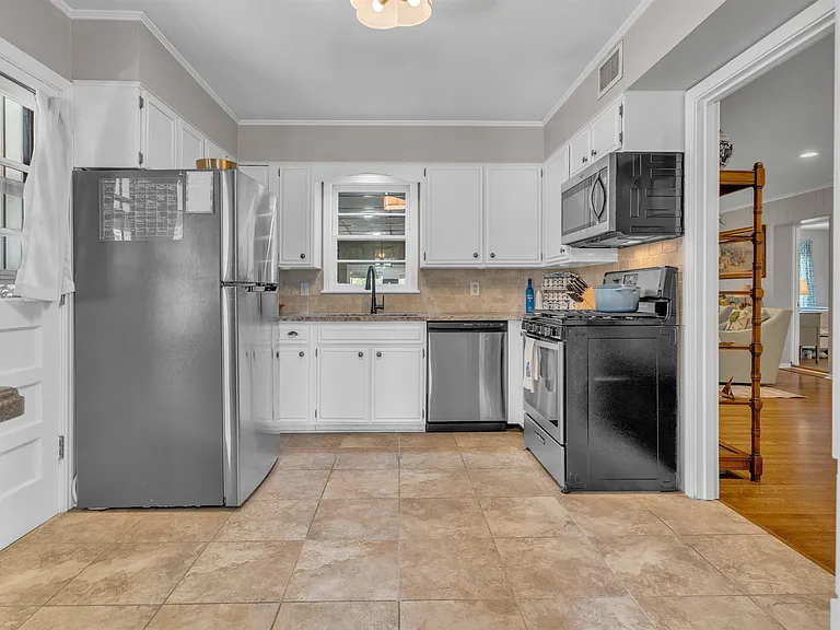 1383 S White Station Rd — Photo 6
