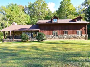 586 Justice Ridge Rd, Candler, NC 28715