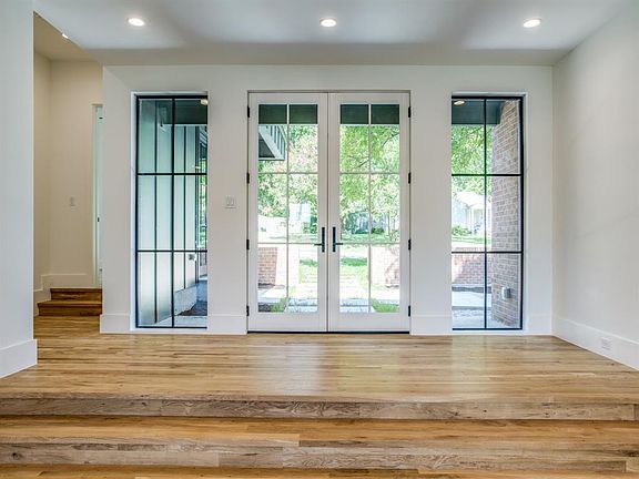 3rd image of 9408 Peninsula Dr