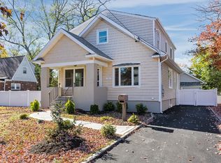 33 Northridge Ave, Merrick, NY 11566