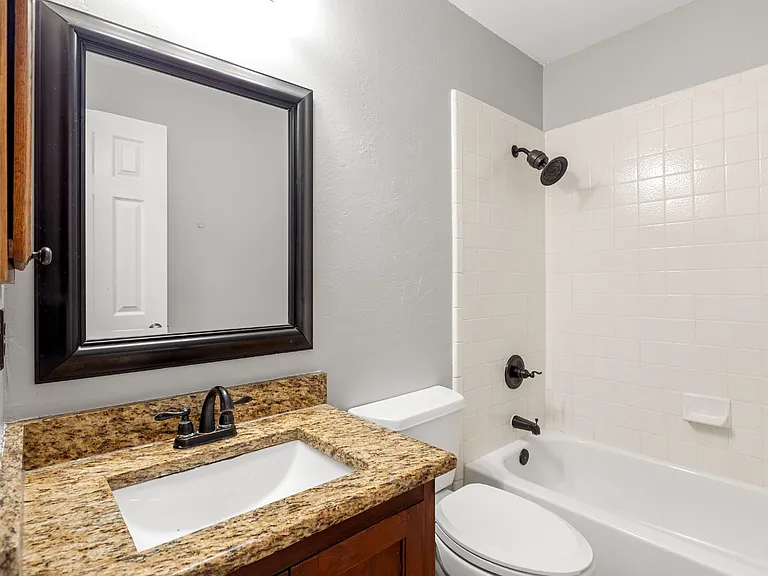 6802 Auckland Ct — Photo 18