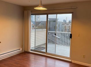 6410 8th Ave NE #405, Seattle, WA 98115