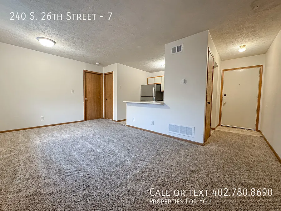 1 bedroom 1 bath in Central Lincoln! — Photo 1