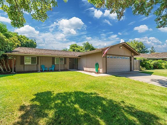 3rd image of 970 Graywood Cir