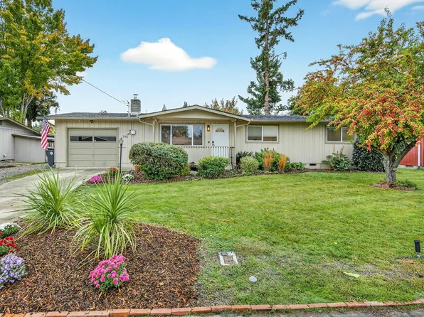 745 Herman Ave, Medford, OR 97501