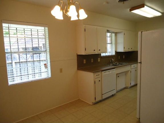 5th image of 4605 Gayle Dr