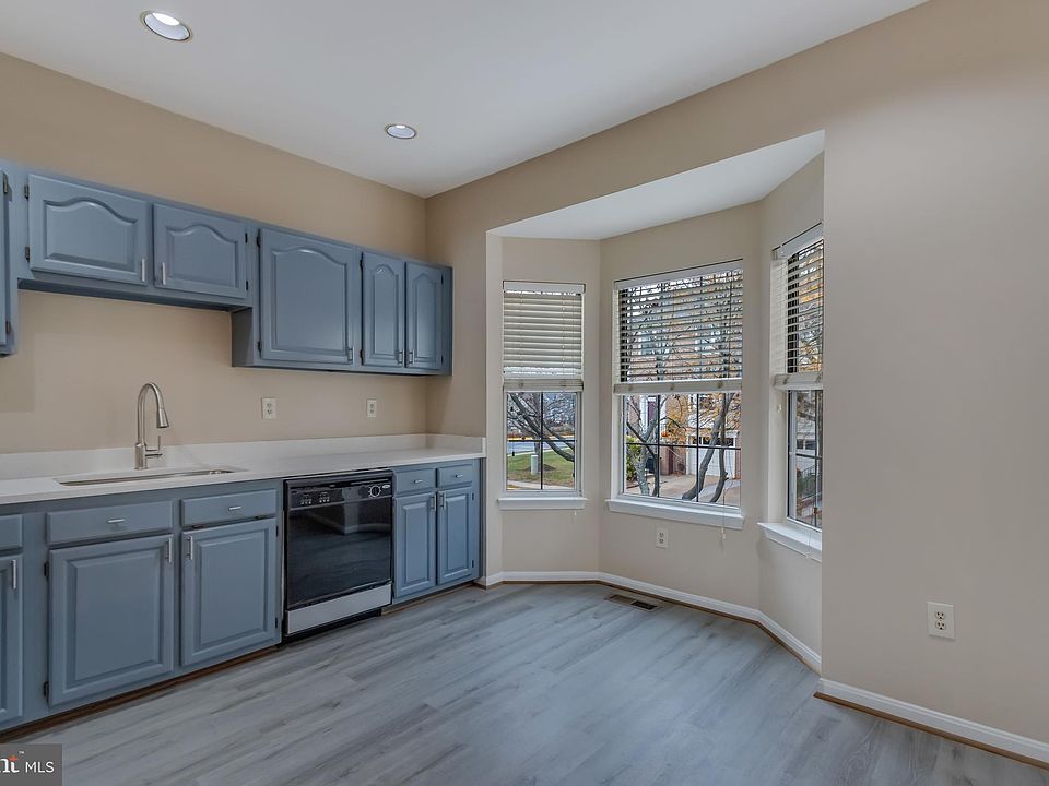 14639 Stream Pond Dr, Centreville, VA 20120 Zillow