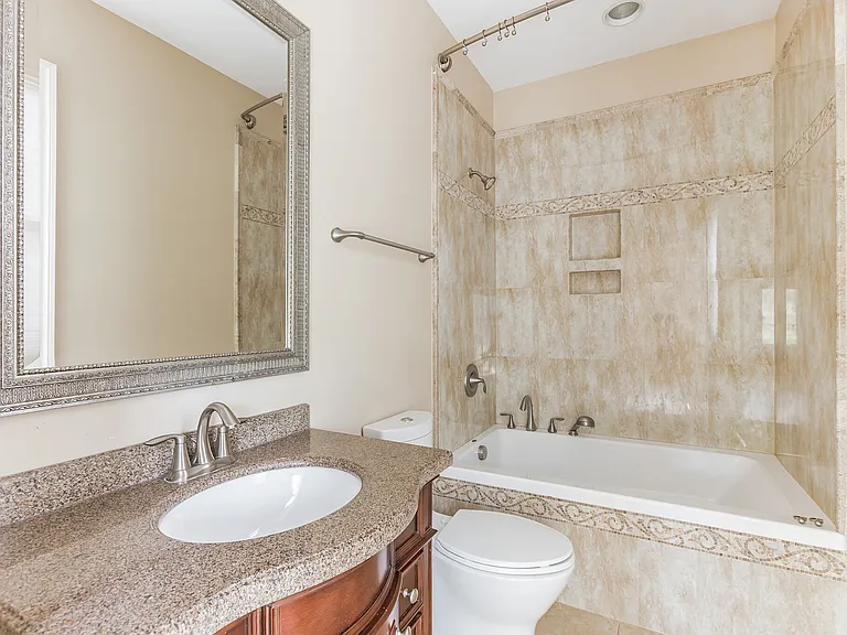 7607 Newmarket Dr — Photo 23