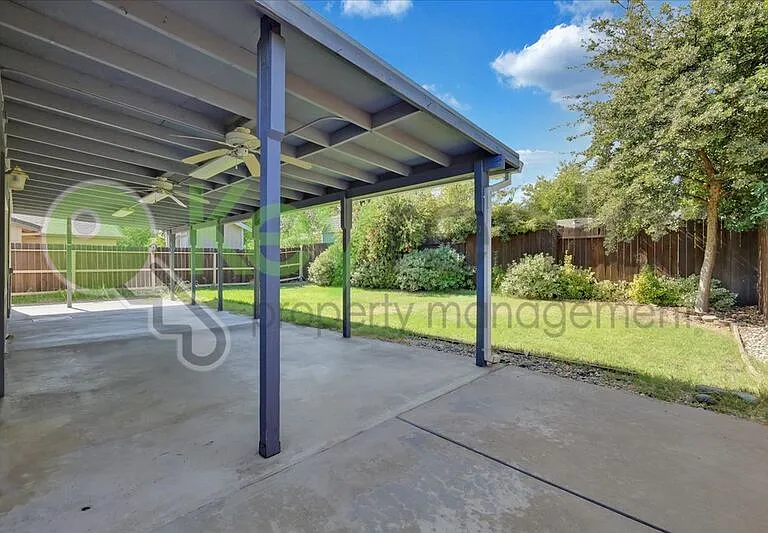 7005 Woodside Dr — Photo 34