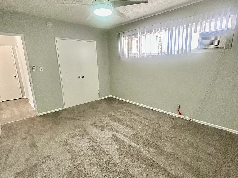 1428 Havenhurst Dr #16 — Photo 12