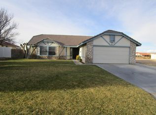 14562 Rivers Edge Rd, Helendale, CA 92342