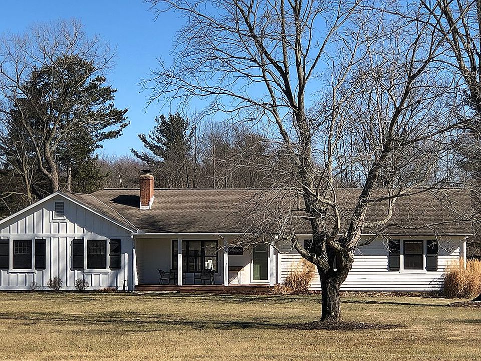 2nd image of 11146 Jerome Rd